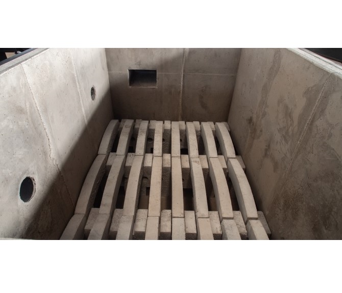 Incineratorul IncinerPro i2000 pentru fermele de porci.